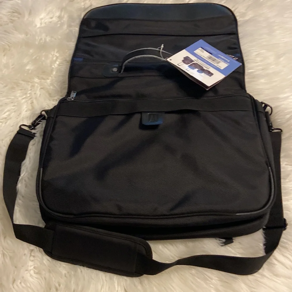 TRAVELPRO Black Men's Bag Expendable Messenger Bag wide 17/18” lengths 13/14”